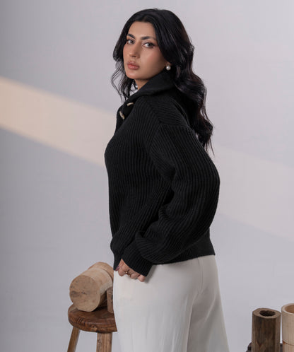 The Asymmetric Button-Neck Pullover (Noir)