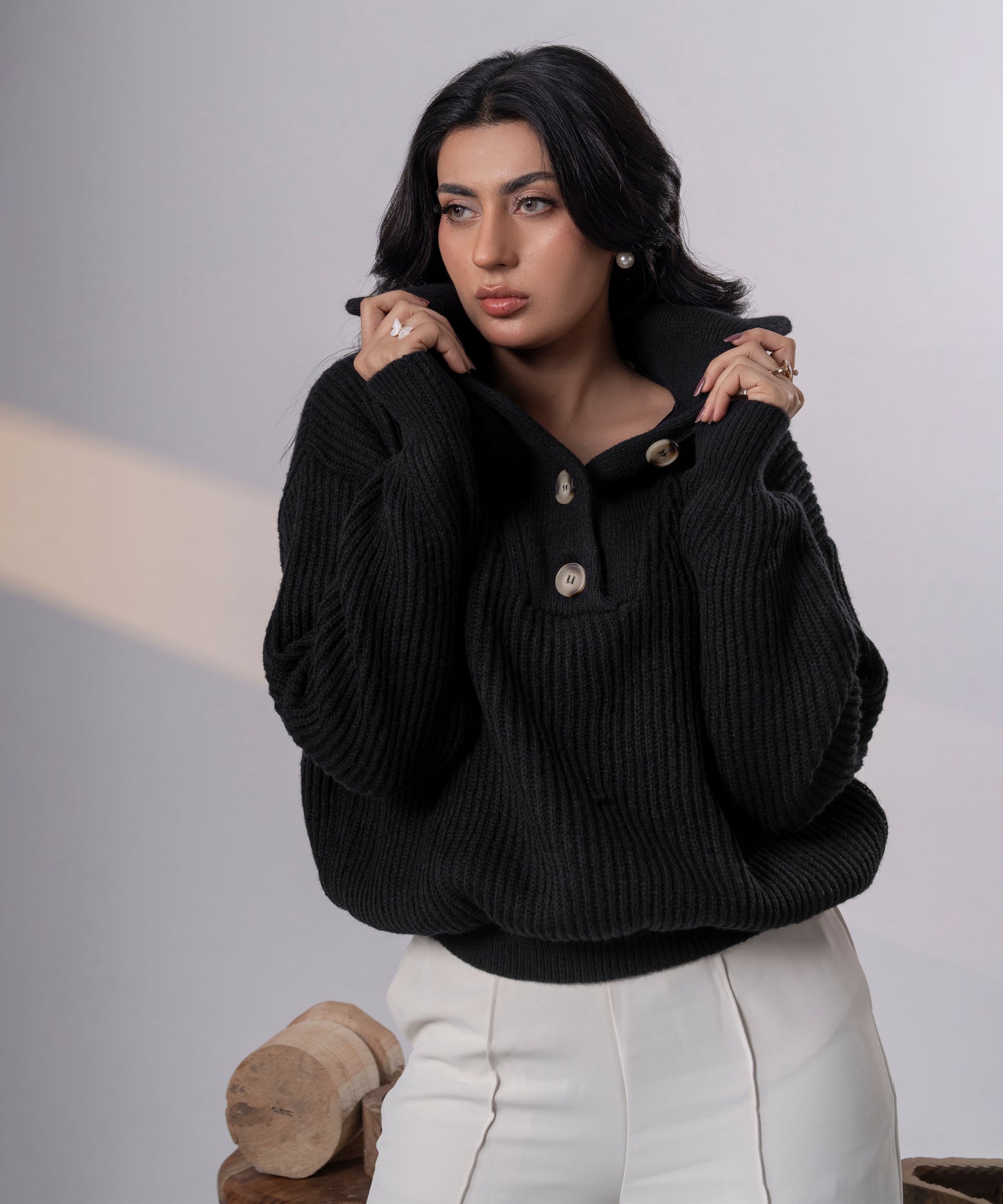 The Asymmetric Button-Neck Pullover (Noir)
