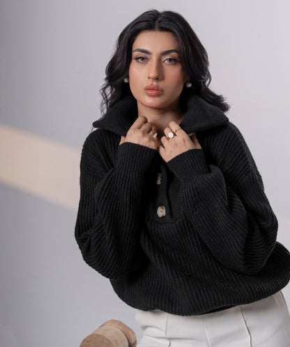 The Asymmetric Button-Neck Pullover (Noir)