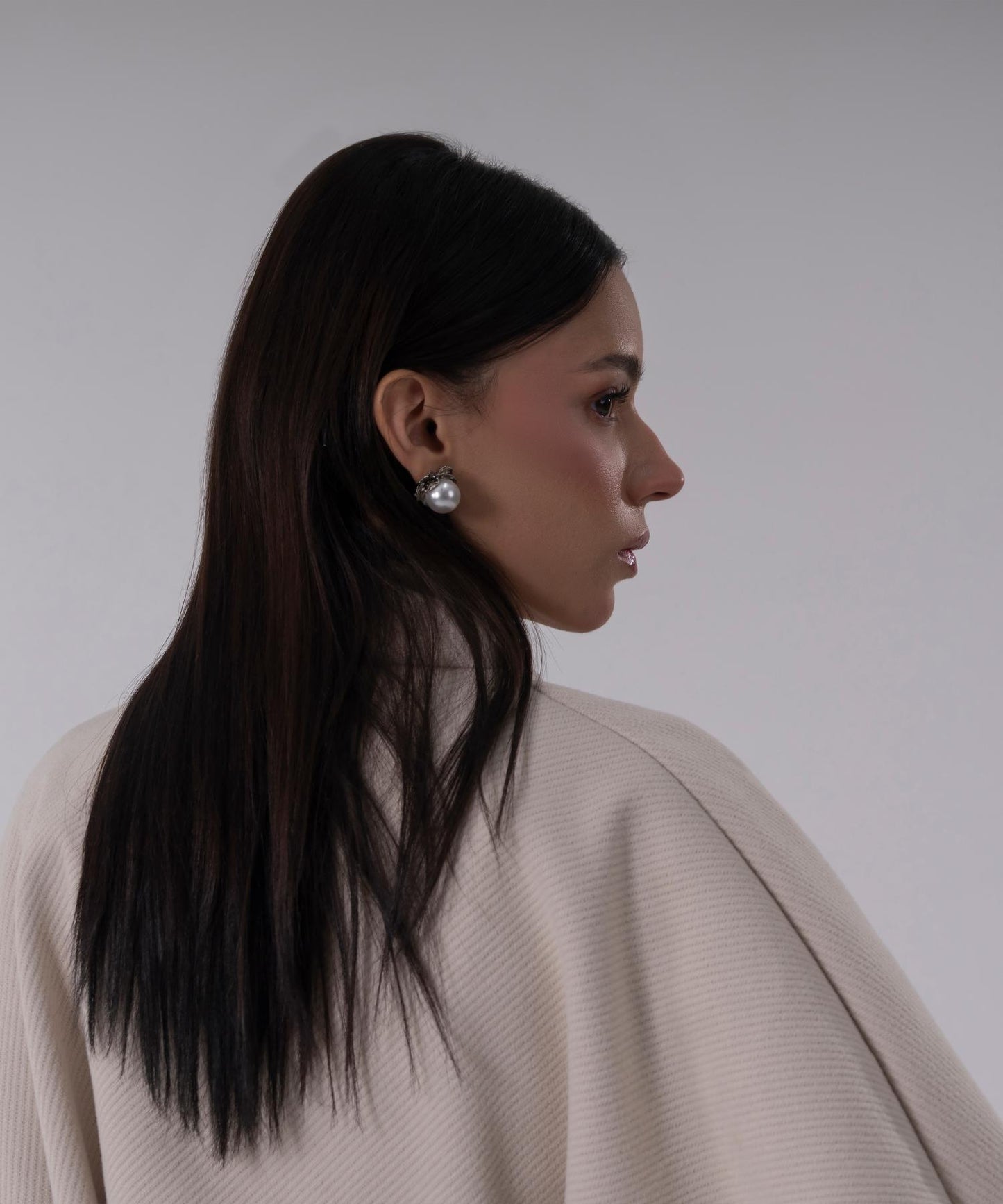 The Pearl Accent High-Neck Cape (Grey)