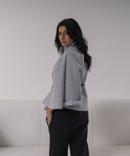 The Pearl Accent High-Neck Cape (Black)