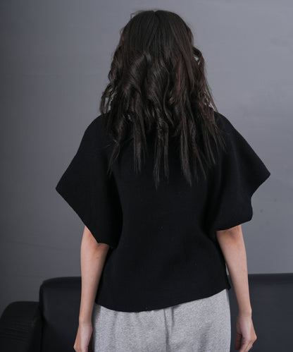 The Minimalist Cocoon Cape (Black)